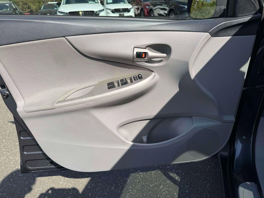 Used 2012 Toyota Corolla LE w/ Premium Pkg FWD image 17