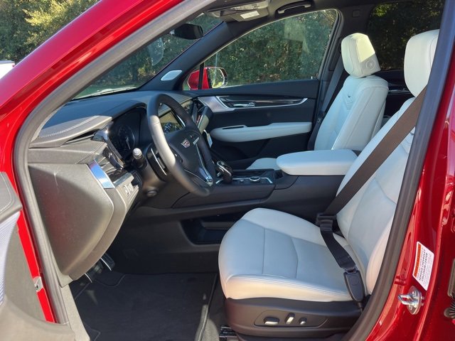 New 2025 Cadillac XT6 Sport w/ LPO, Floor Liner Package image 17