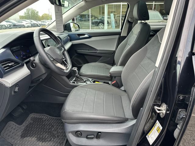 Certified 2024 Volkswagen Taos SE w/ Panoramic Sunroof Package AWD/4WD image 14