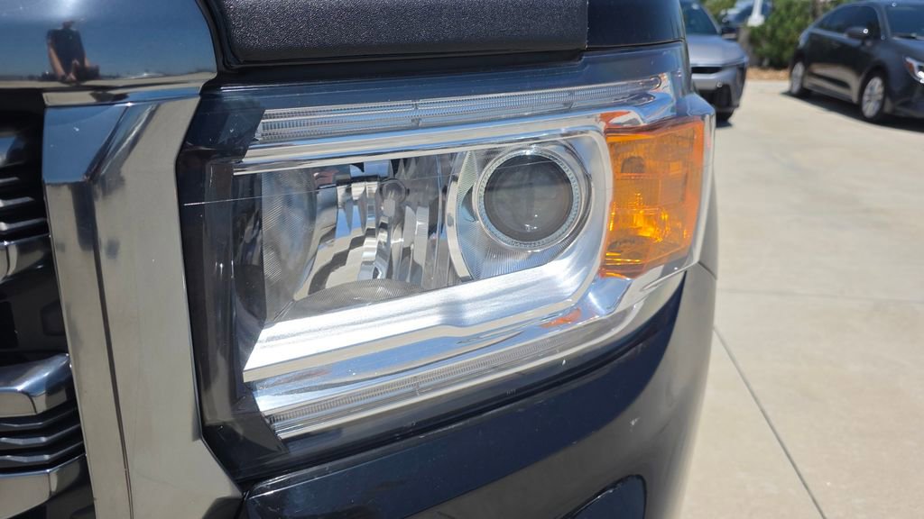 Used 2021 GMC Canyon AT4 w/ Driver Alert Package AWD/4WD image 9
