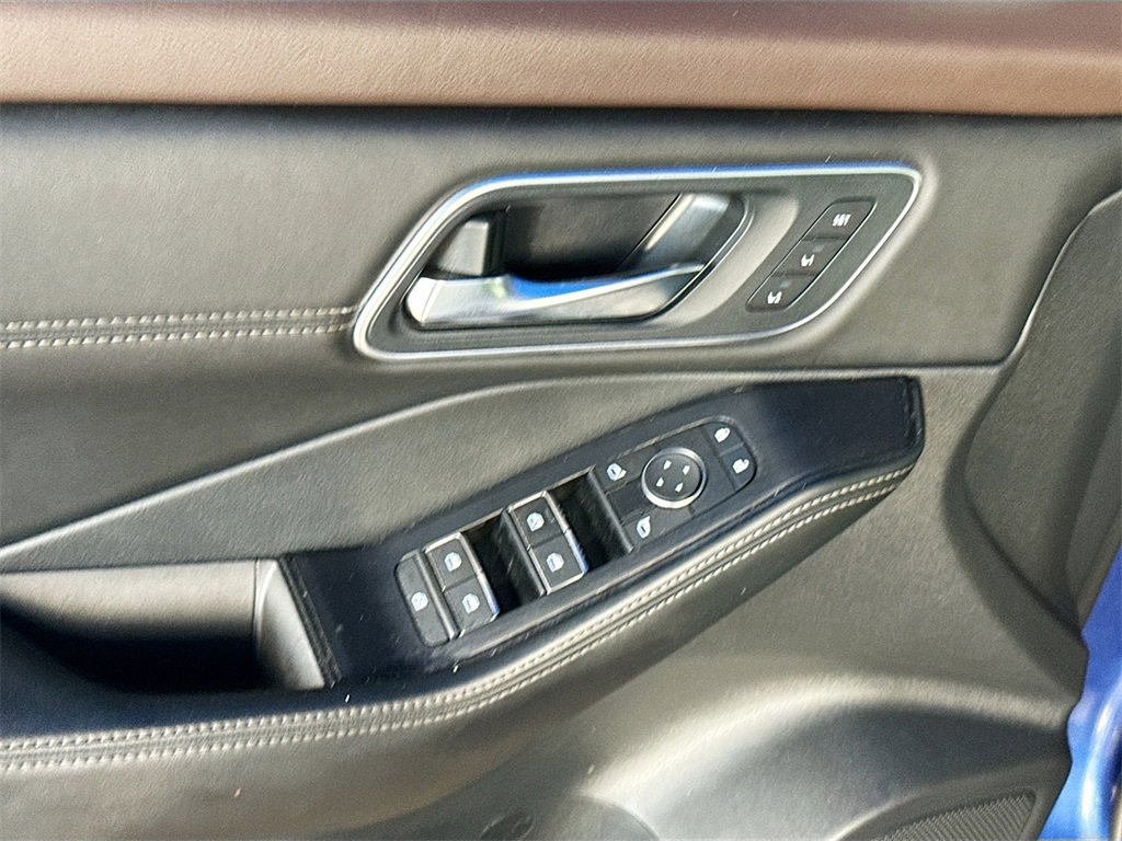 Used 2023 Nissan Rogue Platinum w/ Platinum Premium Package image 19