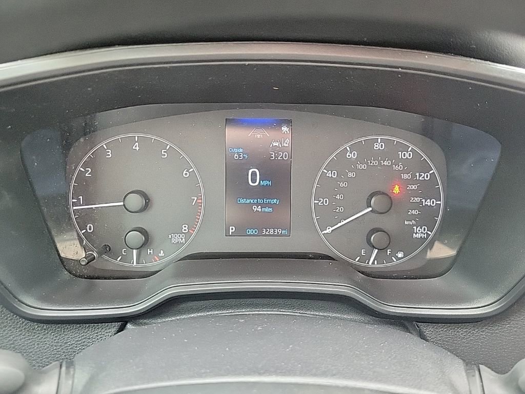 Used 2025 Toyota Corolla LE image 31