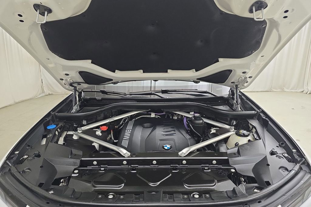 Certified 2024 BMW X7 xDrive40i w/ Executive Package image 32