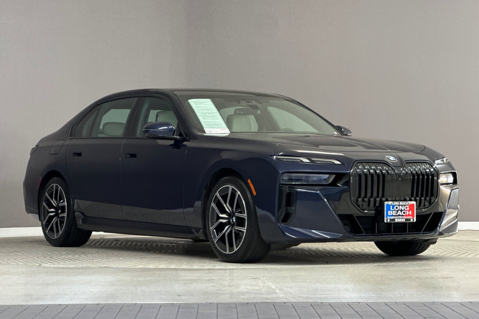 Certified 2023 BMW 740i RWD image 7