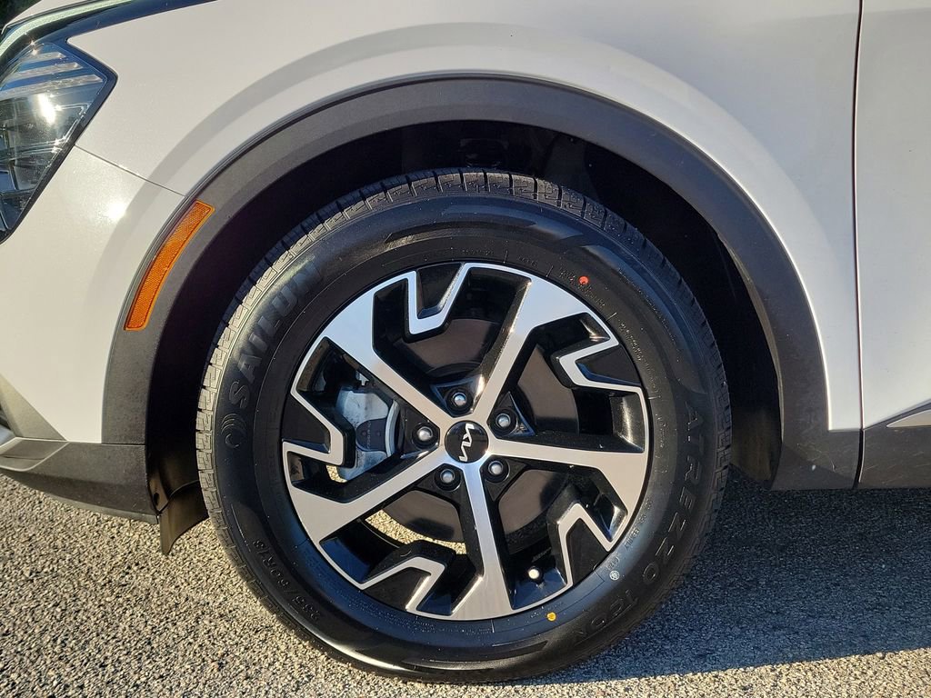 Used 2024 Kia Sportage EX image 6