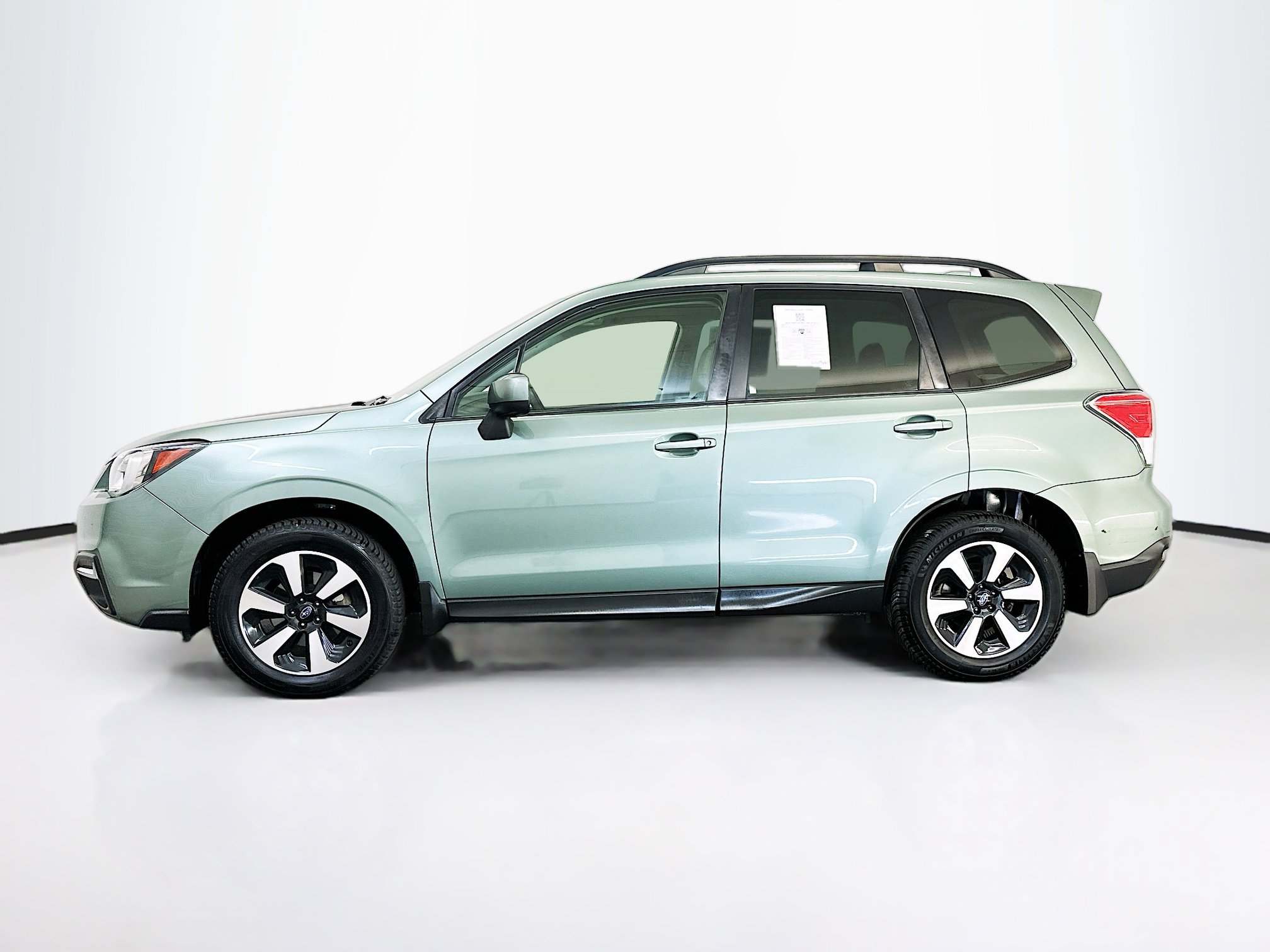Used 2018 Subaru Forester 2.5i Premium AWD/4WD image 4
