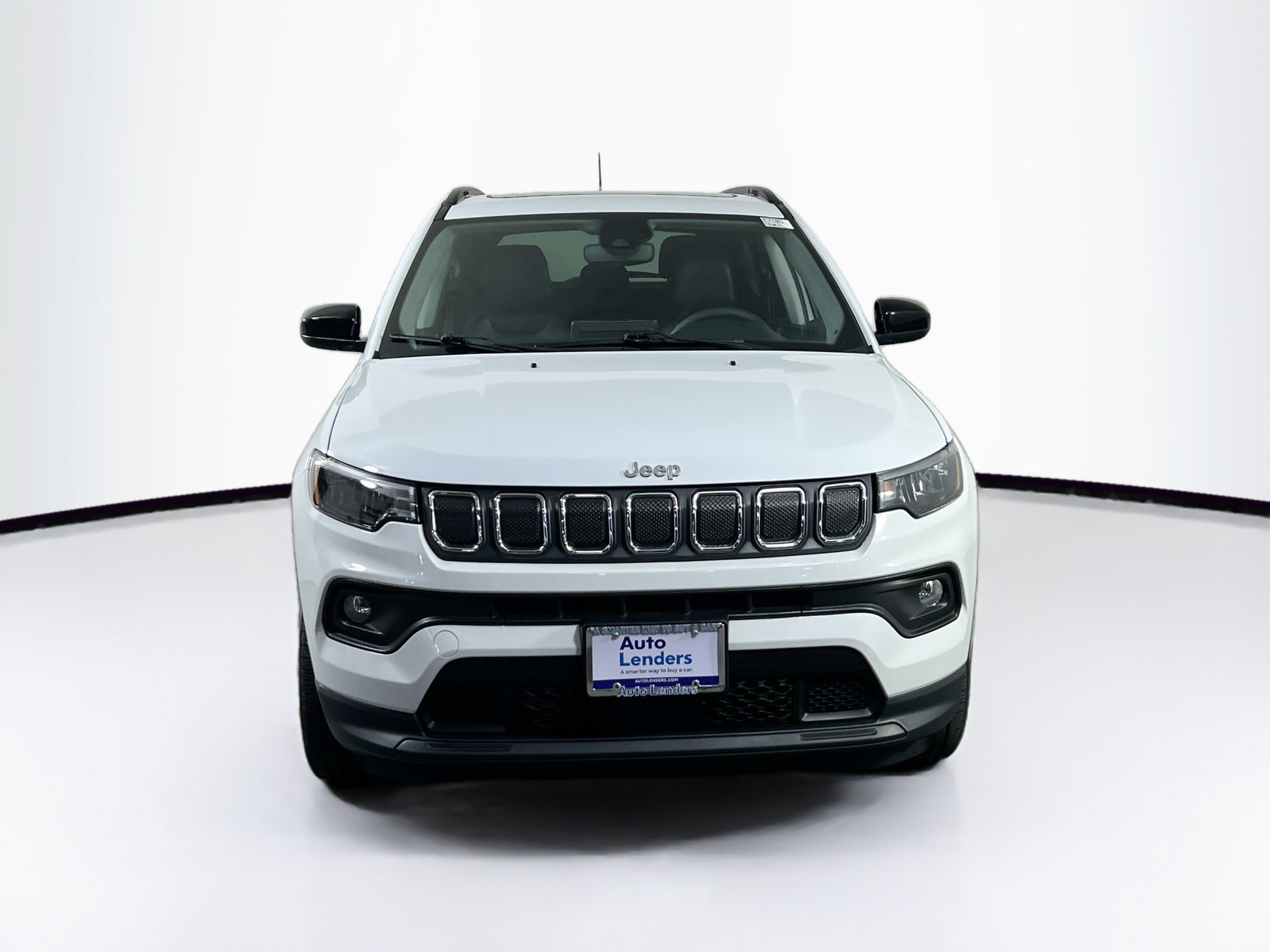 Used 2022 Jeep Compass Latitude w/ Sun and Sound Group AWD/4WD image 2