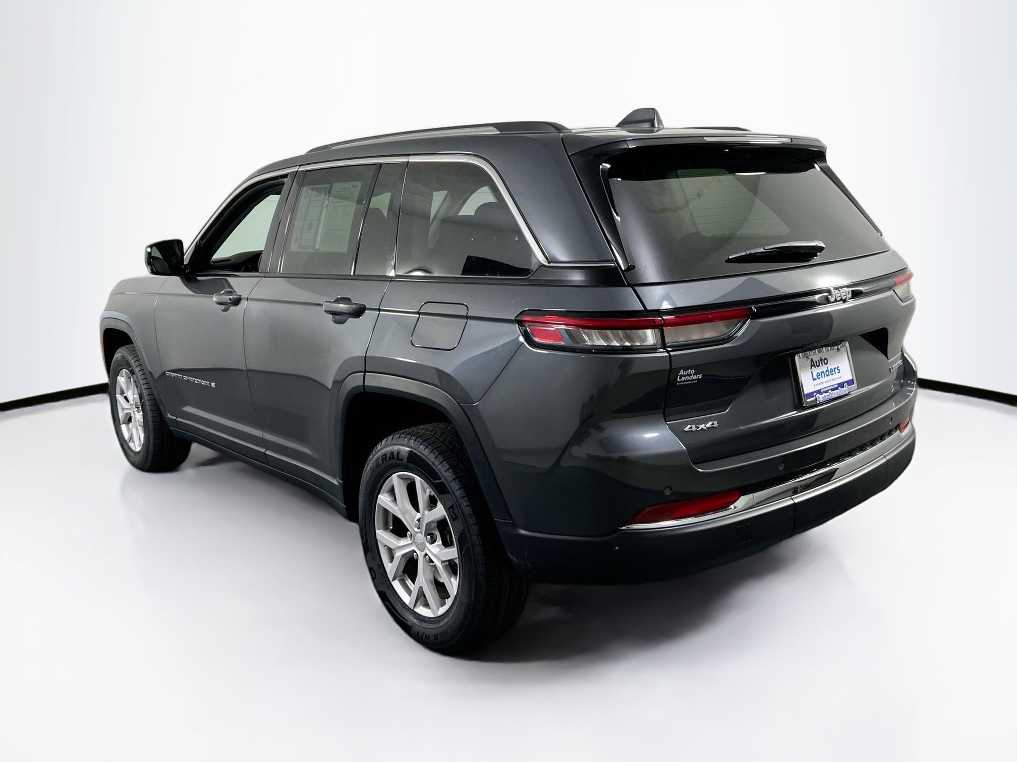 Used 2022 Jeep Grand Cherokee Limited image 7