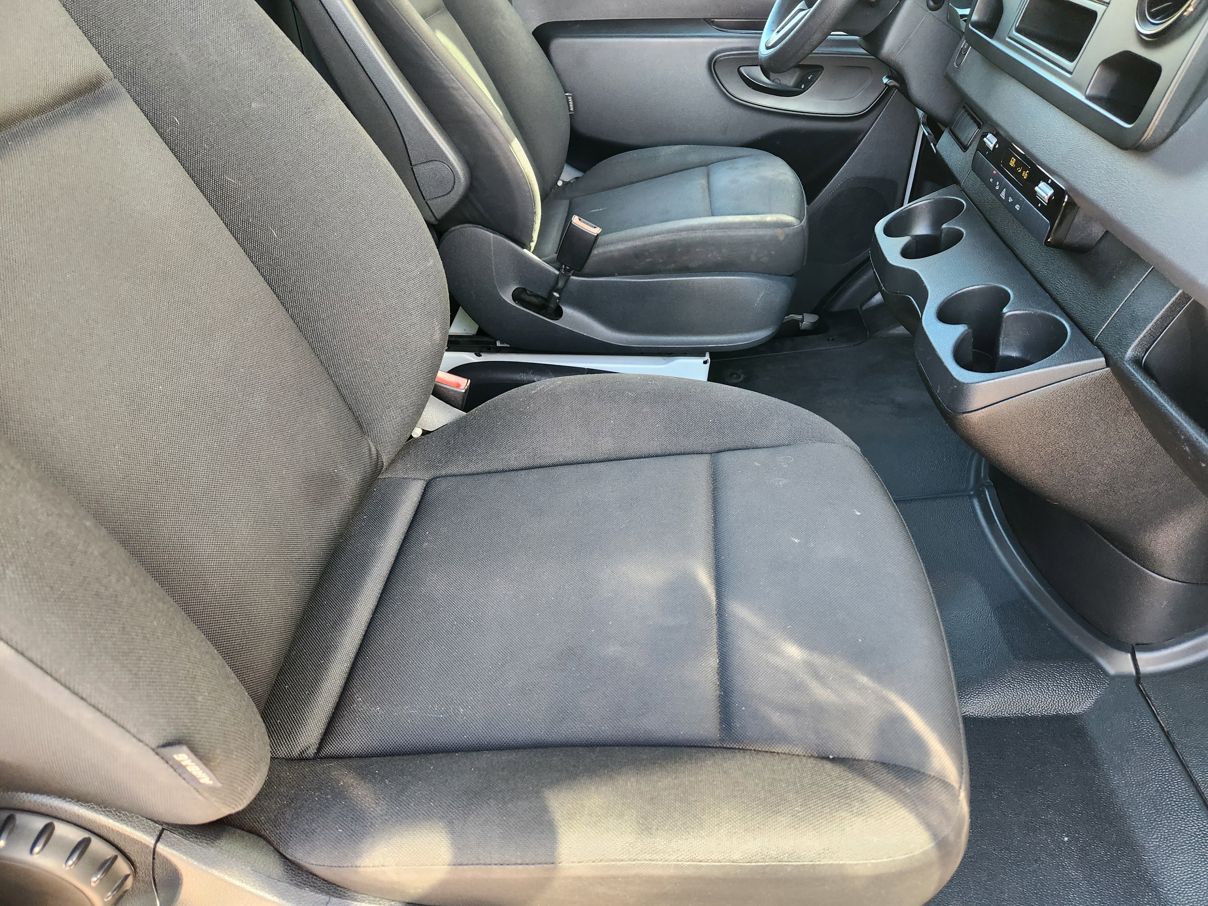 Used 2020 Mercedes-Benz Sprinter 144 Cargo image 15