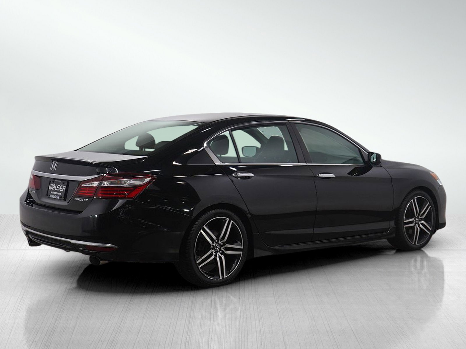 Used 2016 Honda Accord Sport image 5