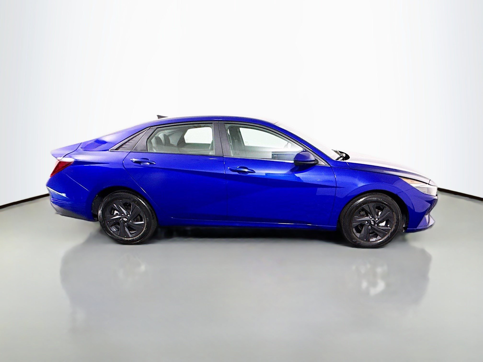 Used 2022 Hyundai Elantra SEL FWD image 11