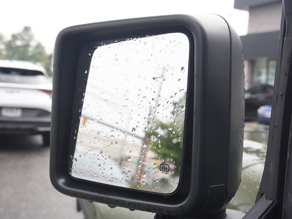 Used 2022 Jeep Wrangler Unlimited Sahara AWD/4WD image 34
