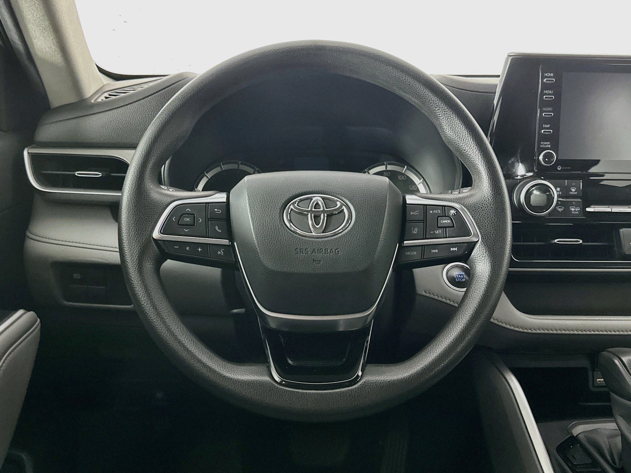 Used 2020 Toyota Highlander L FWD image 17
