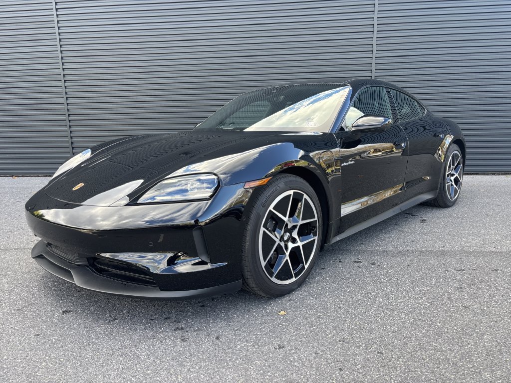 New 2025 Porsche Taycan w/ Premium Package RWD image 1