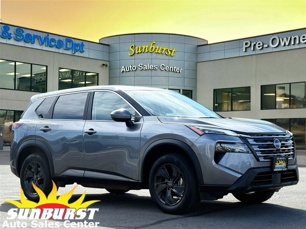 Used 2026 Nissan Rogue SV AWD/4WD image 1