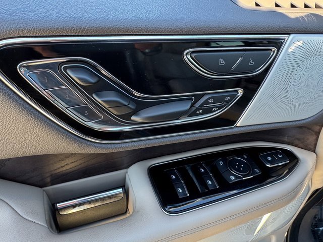 Used 2022 Lincoln Navigator Reserve image 16