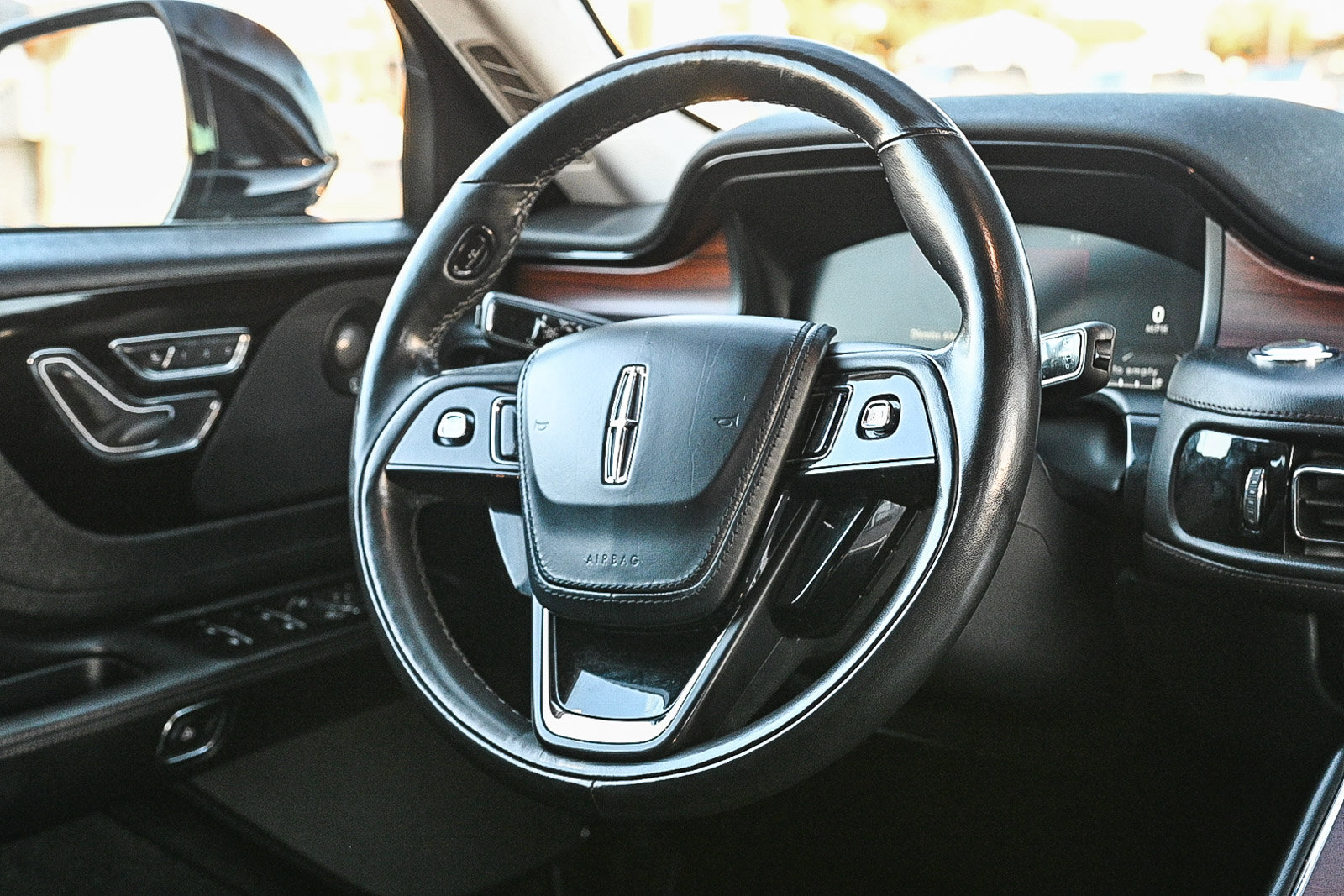 Used 2023 Lincoln Aviator Reserve w/ Elements Package Plus image 16