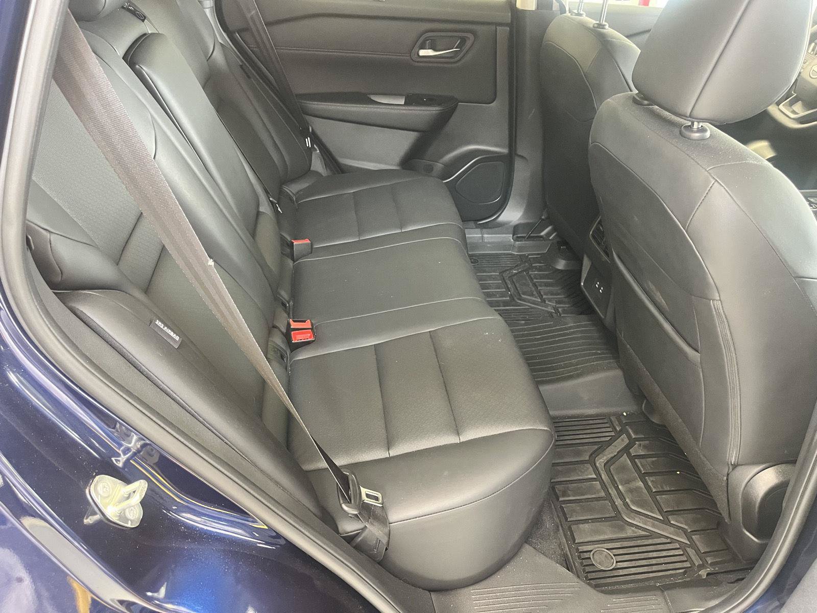 Used 2025 Nissan Rogue SV w/ SV Premium Package AWD/4WD image 14