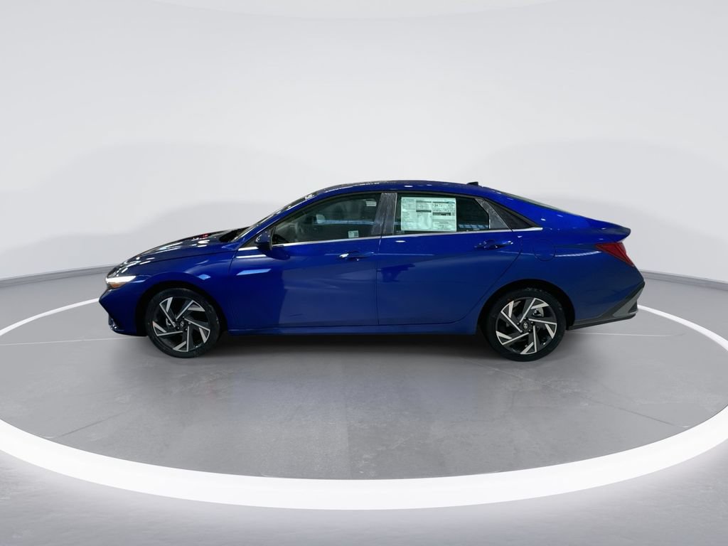 Certified 2025 Hyundai Elantra SEL FWD image 4