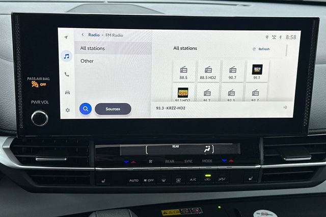 Used 2025 Toyota Sienna XLE image 22