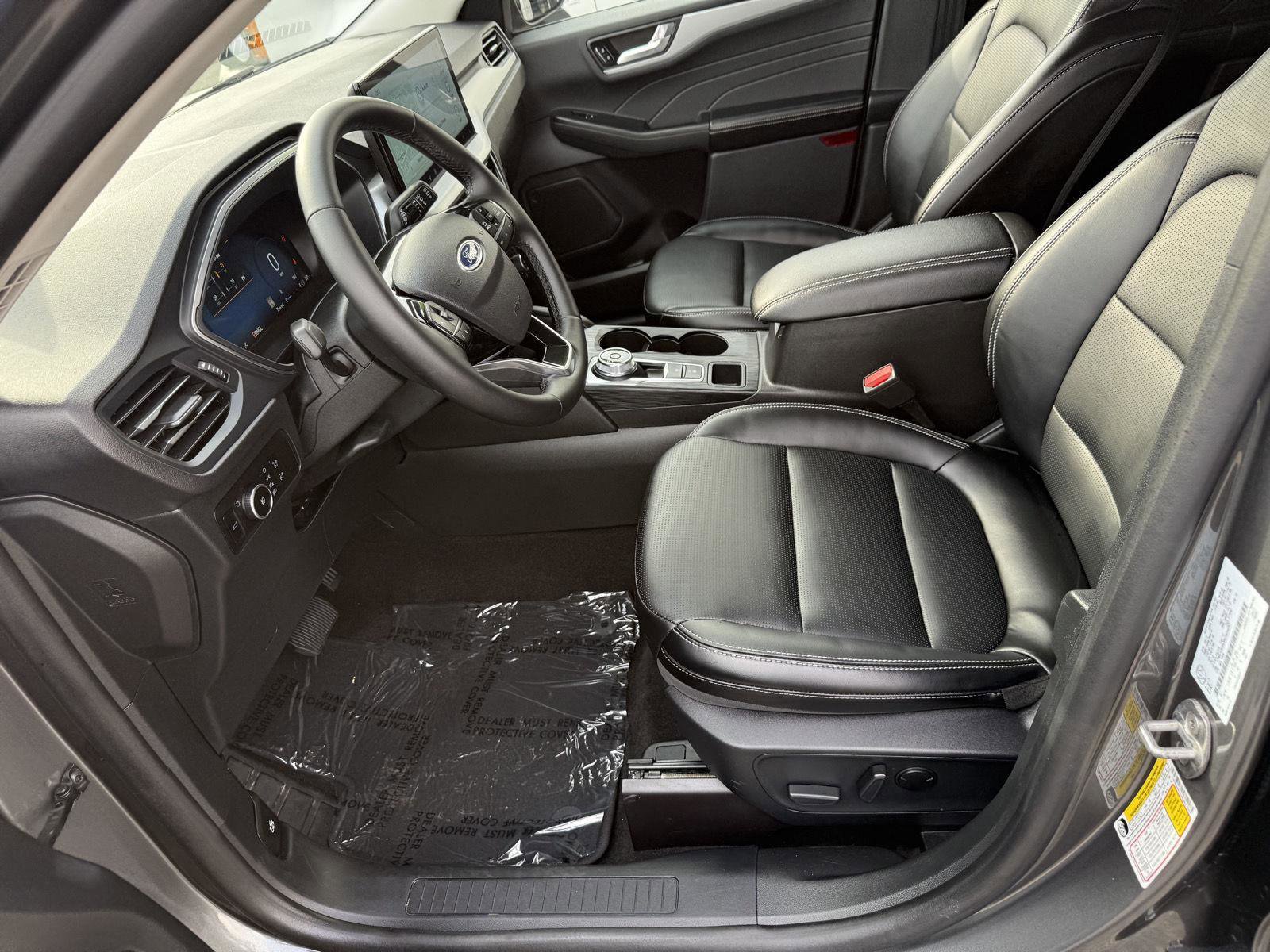 Used 2025 Ford Escape Platinum image 11