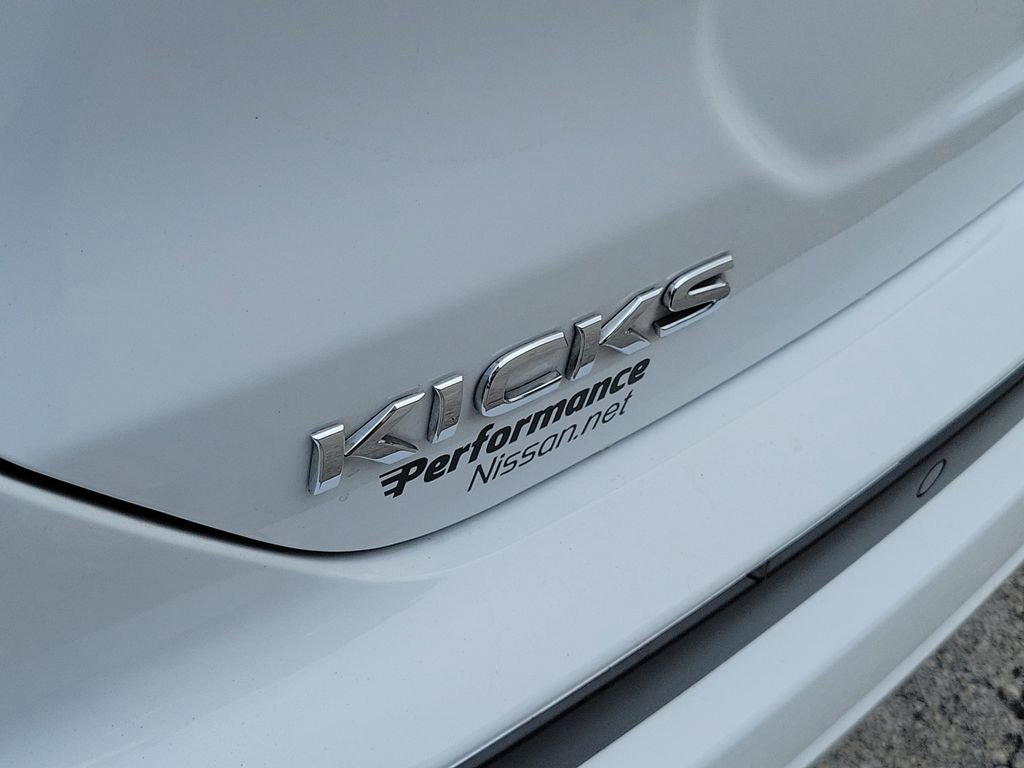 Certified 2021 Nissan Kicks S image 11