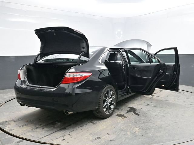 Used 2015 Toyota Camry XSE image 45