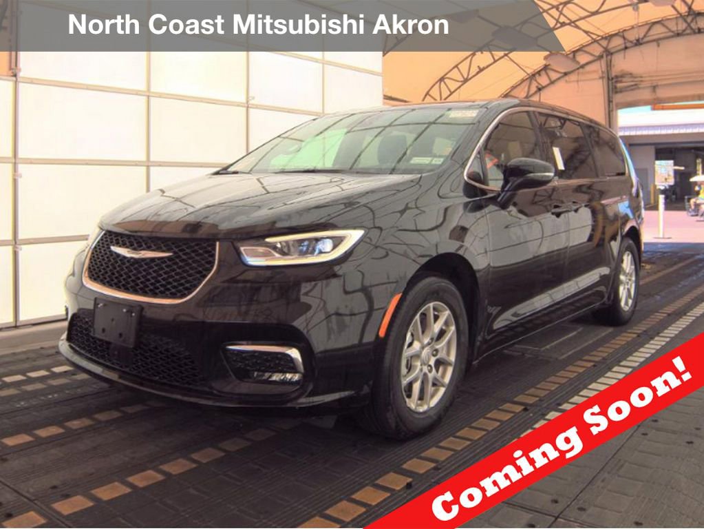Used 2025 Chrysler Pacifica Select FWD image 1