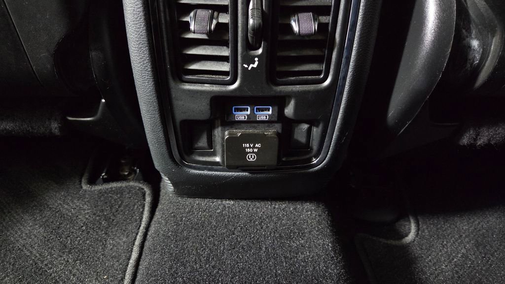 Used 2019 Jeep Grand Cherokee Limited w/ Trailer Tow Group IV AWD/4WD image 33