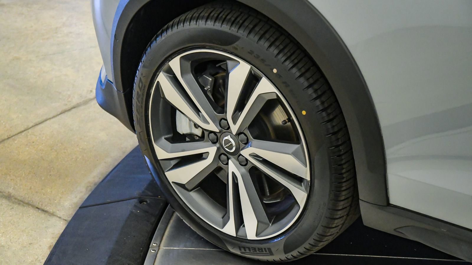 Certified 2025 Volvo V60 B5 Cross Country Plus AWD/4WD image 10