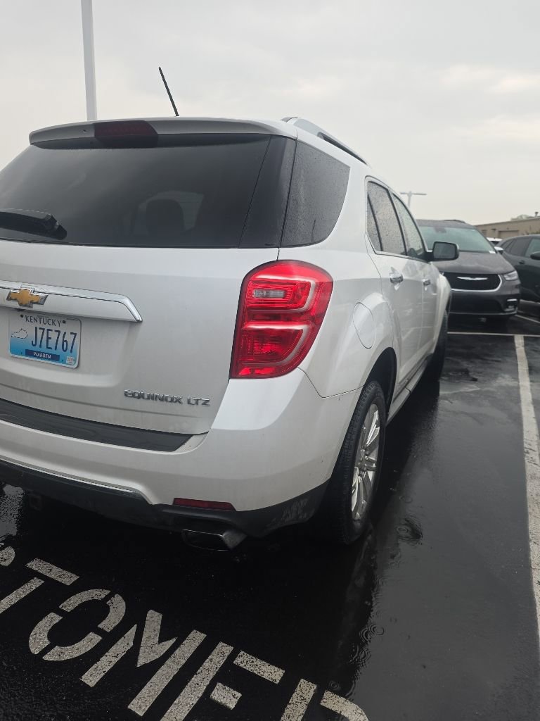 Used 2016 Chevrolet Equinox LTZ w/ Enhanced Convenience Package AWD/4WD image 3