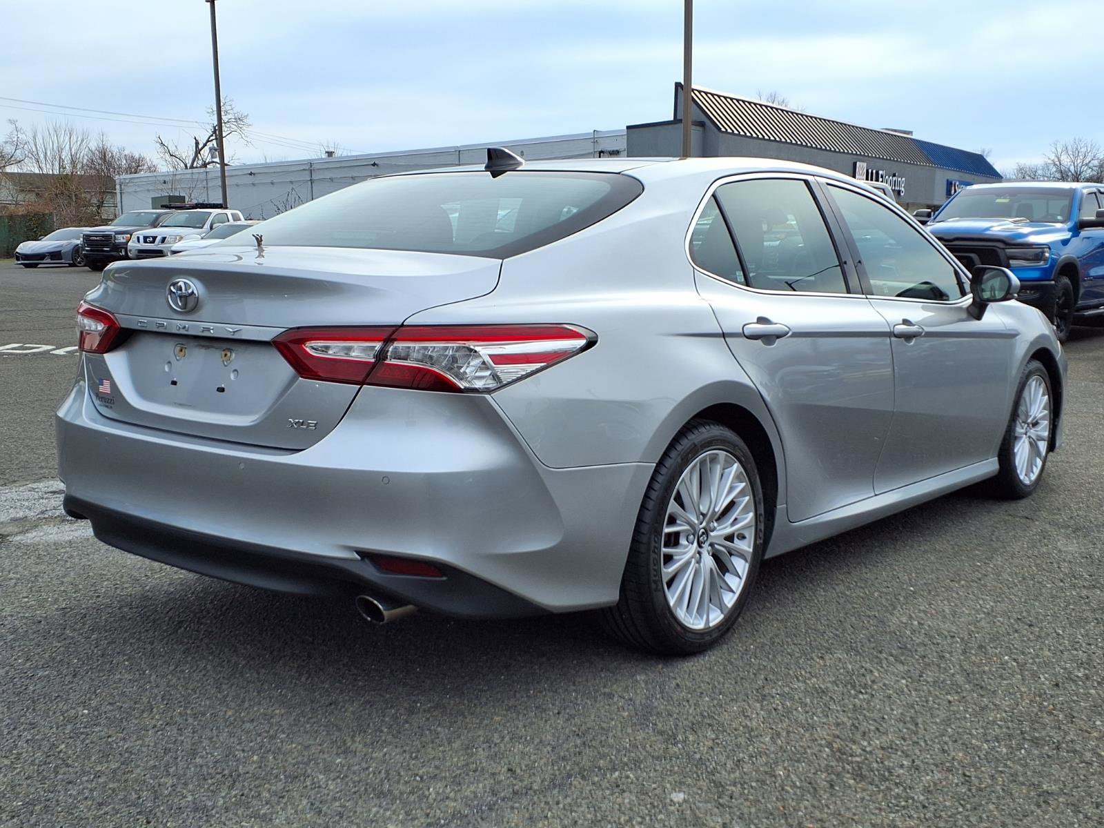 Used 2018 Toyota Camry XLE w/ Audio Package image 3