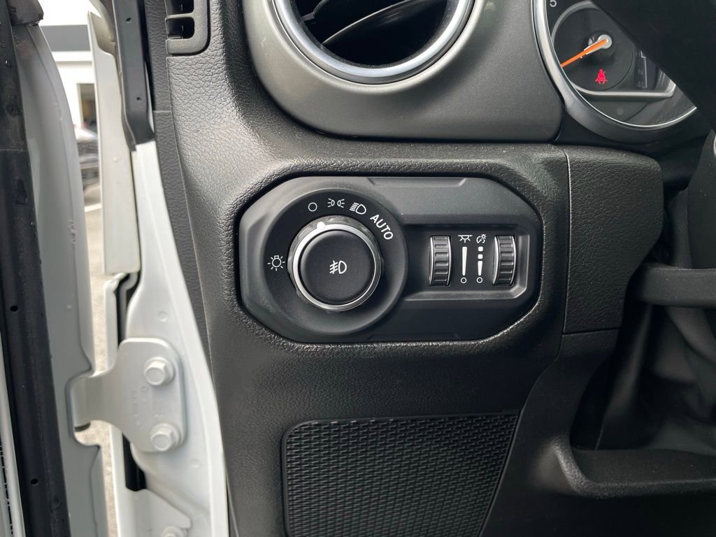 Used 2022 Jeep Wrangler Unlimited Sahara image 13