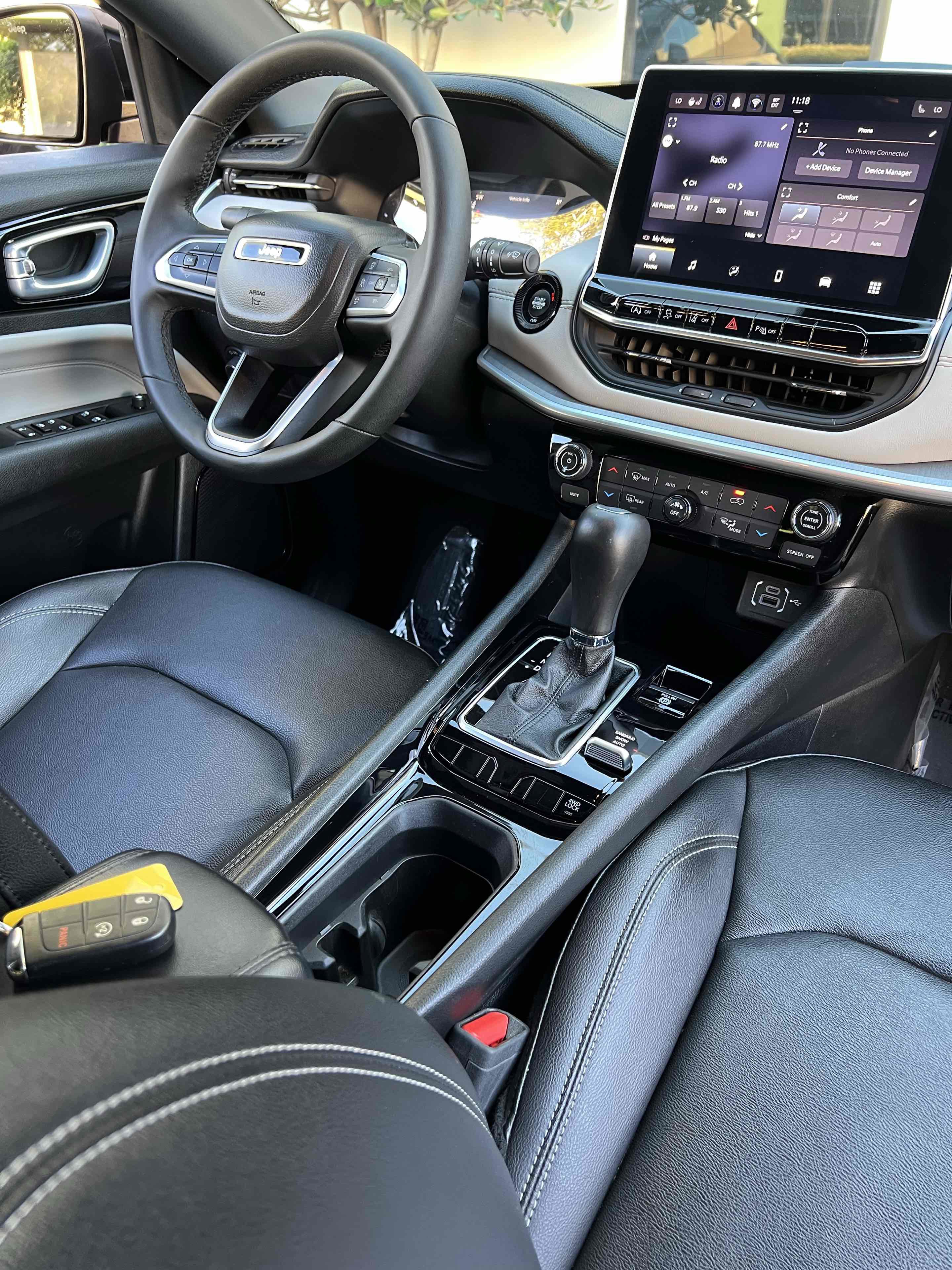 Used 2025 Jeep Compass Limited image 42