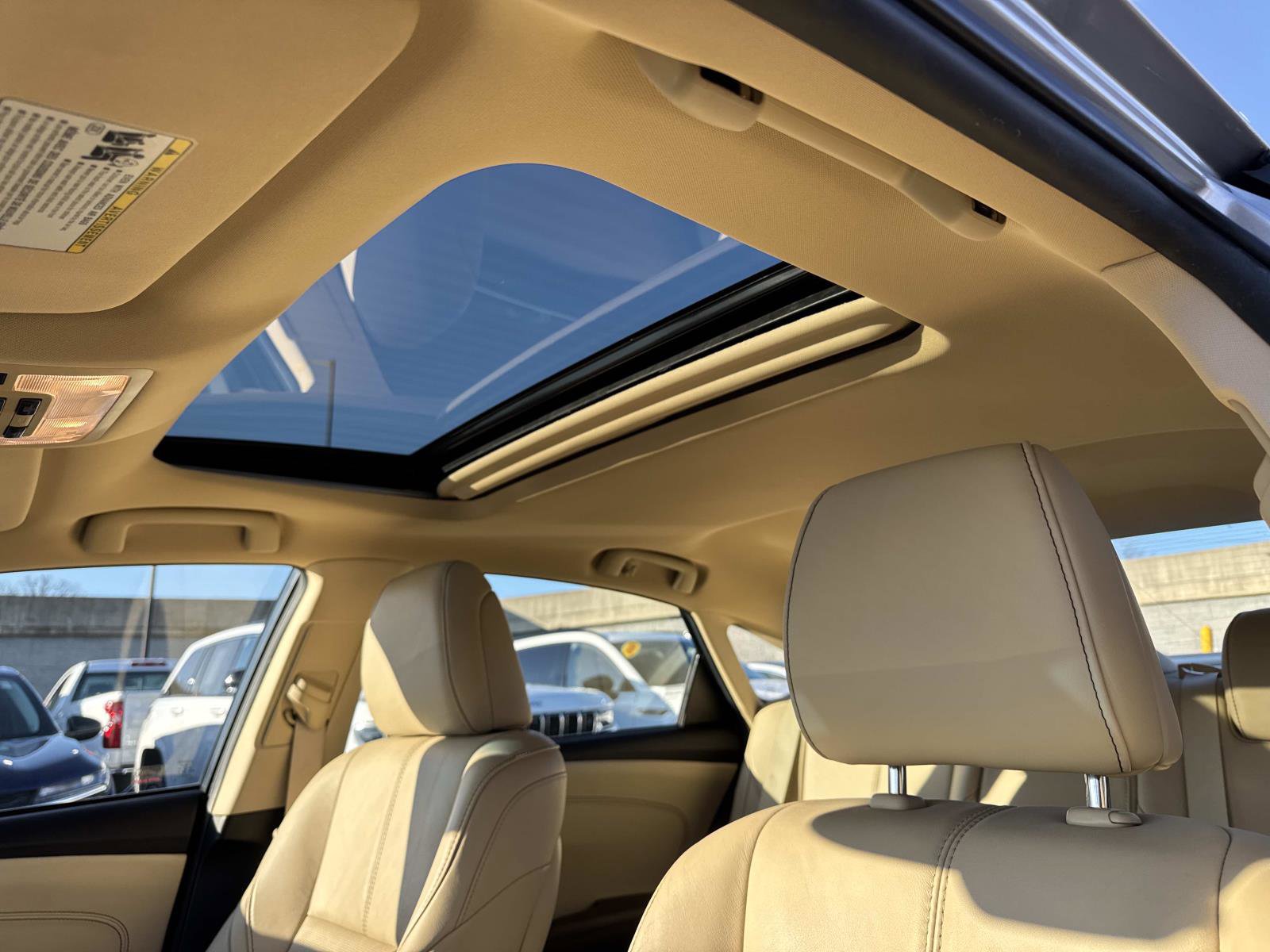 Used 2016 Toyota Avalon Limited w/ Toyota Safety Sense Package image 22