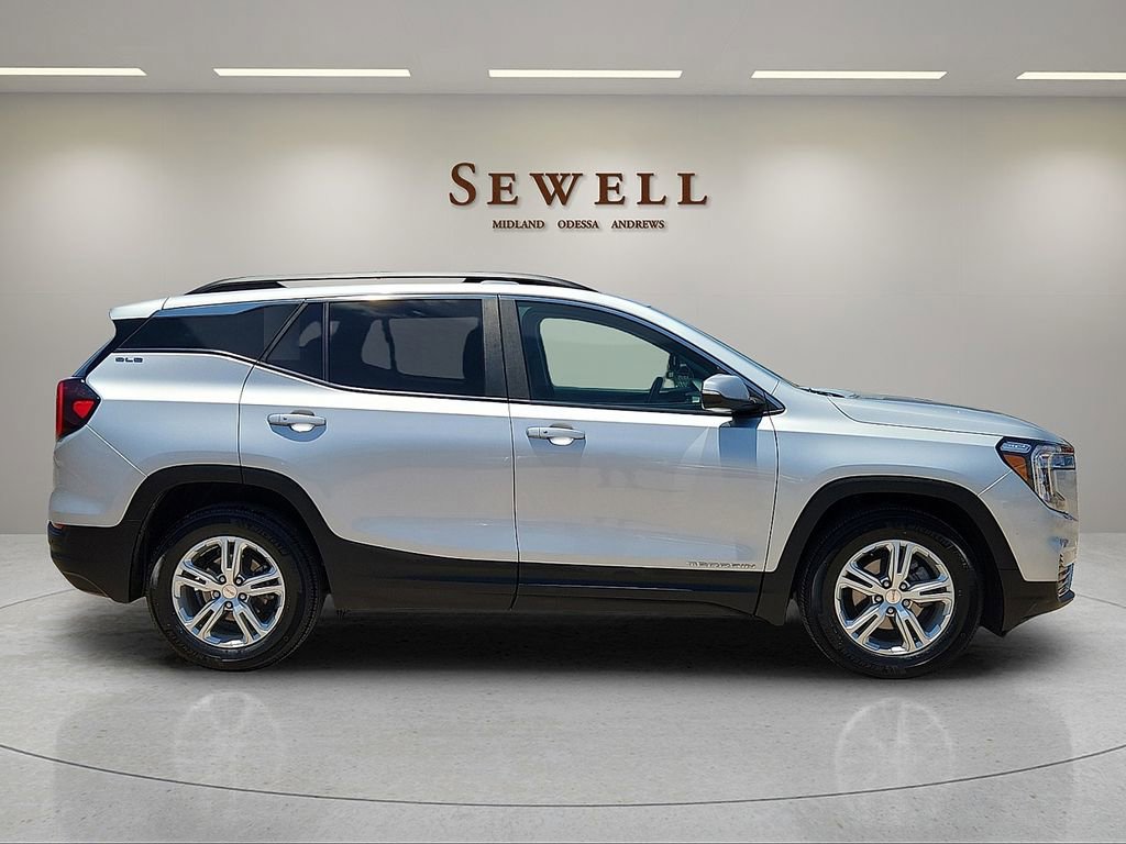 Used 2022 GMC Terrain SLE w/ Driver Convenience Package FWD image 6