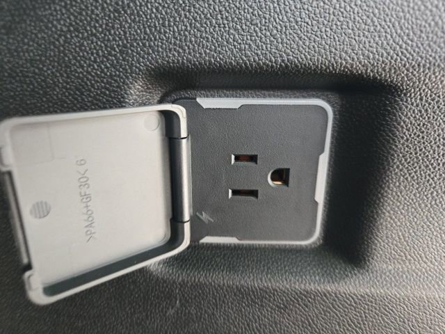 Used 2023 GMC Yukon SLE w/ Gmc Pro Safety Plus Package image 48