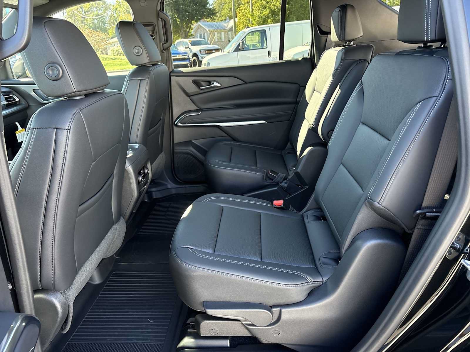 New 2027 Chevrolet Traverse LT w/ Driver Confidence Package FWD image 24