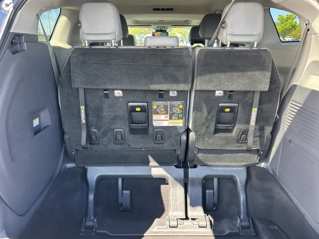 Used 2021 Toyota Sienna XLE image 15