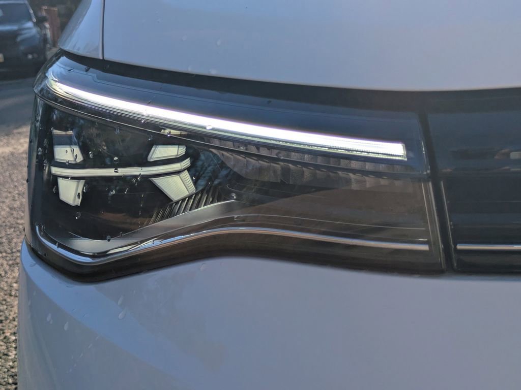 New 2026 Volkswagen Taos SE image 10