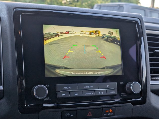 Used 2024 Nissan Frontier SL w/ Technology Package RWD image 12