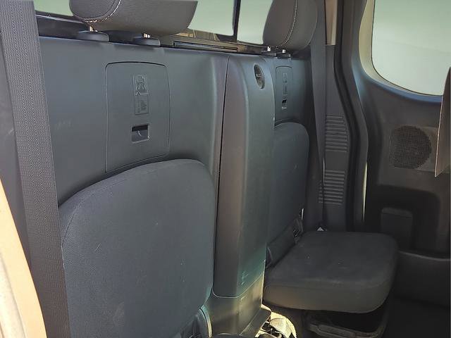 Used 2014 Nissan Frontier Desert Runner image 14