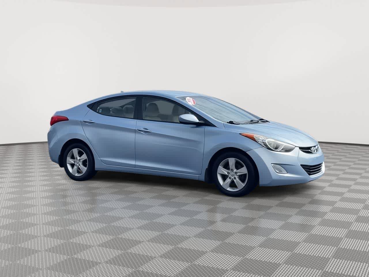 Used 2013 Hyundai Elantra GLS w/ Preferred Pkg image 2