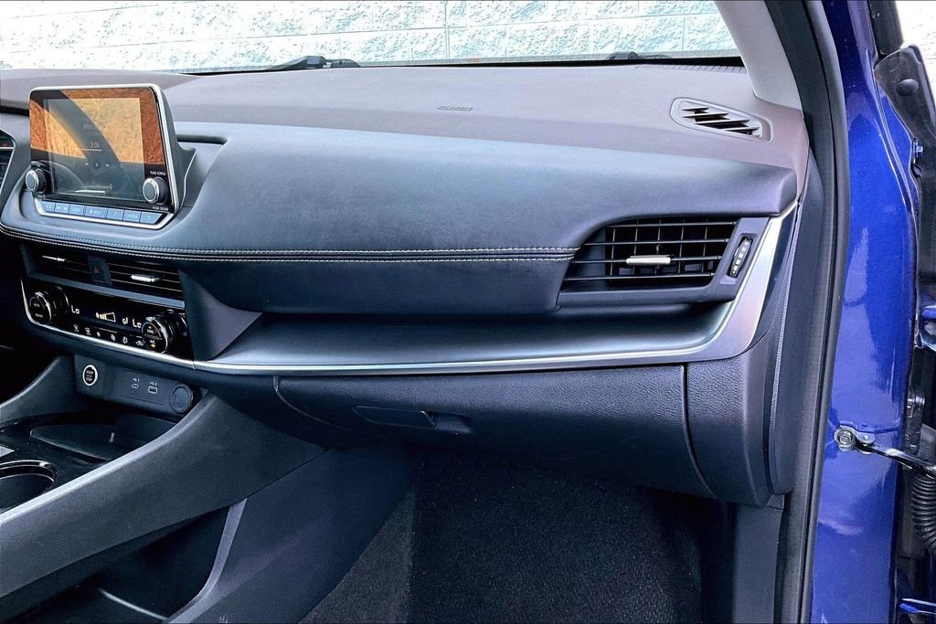 Certified 2023 Nissan Rogue SV image 16