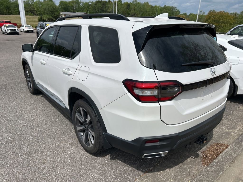 Used 2023 Honda Pilot Touring image 7