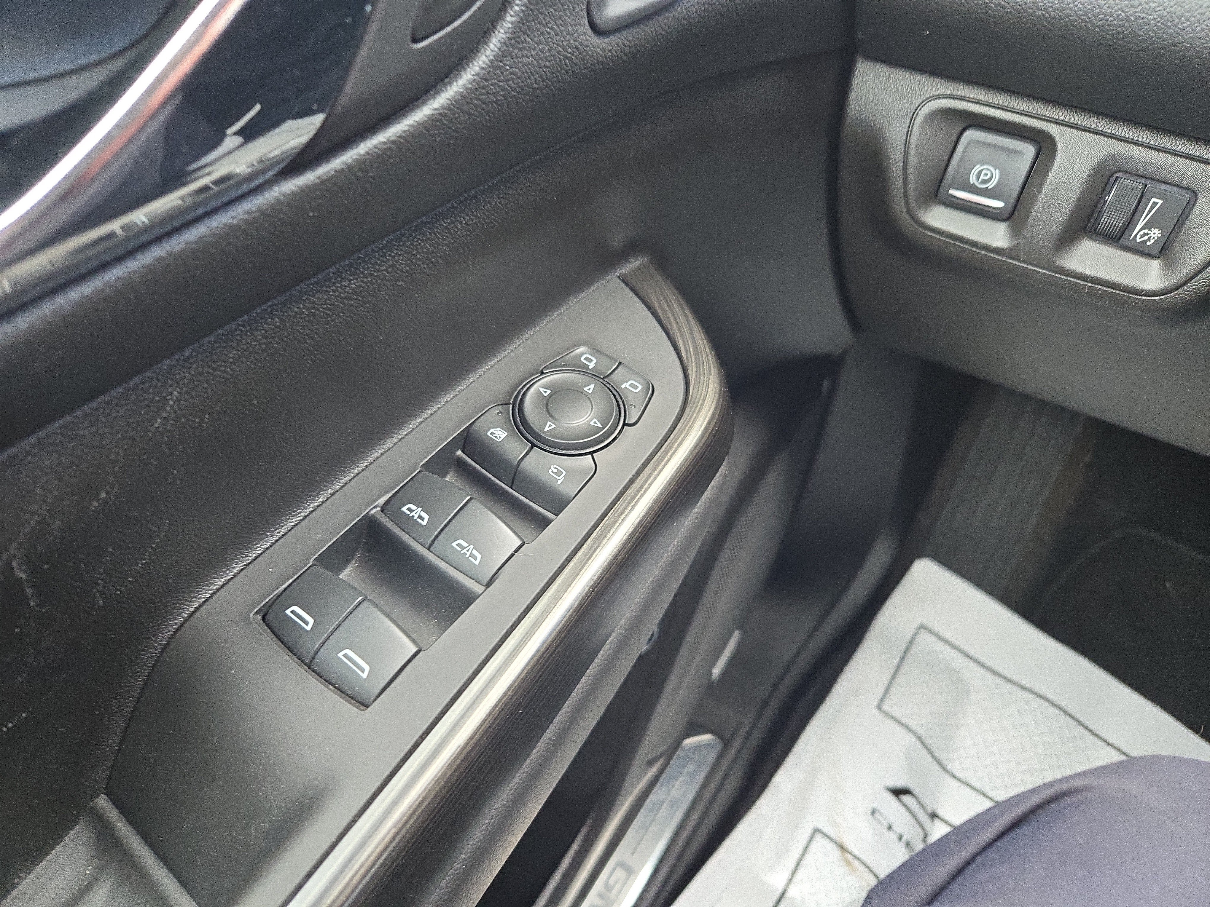Used 2023 GMC Acadia SLT w/ Preferred Package image 13
