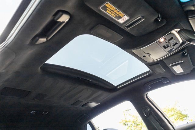 Used 2018 Lexus LS 500h AWD image 16