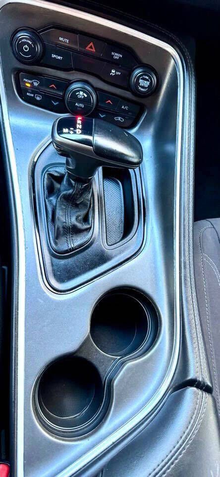 Used 2019 Dodge Challenger SXT image 24