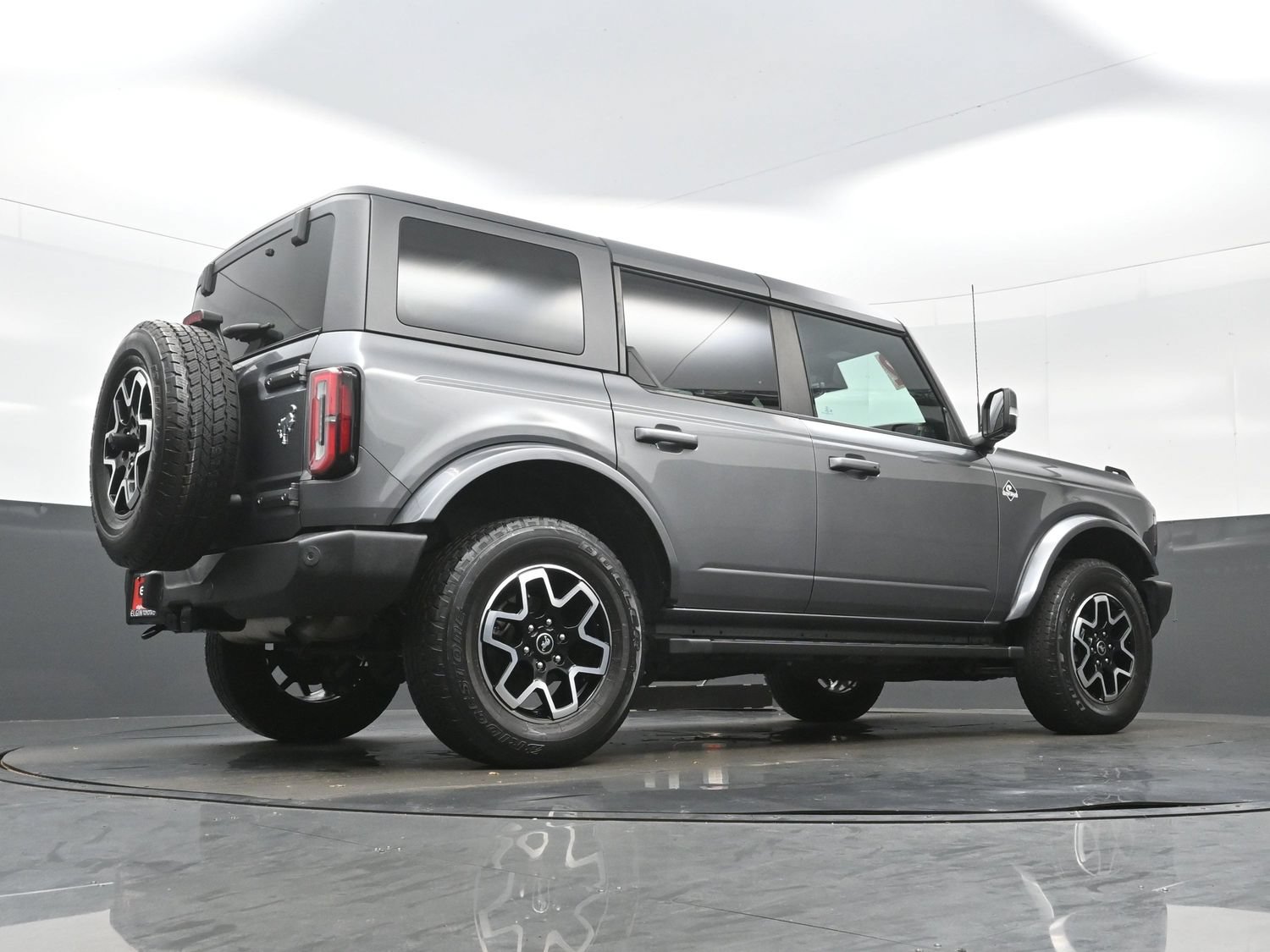 Used 2022 Ford Bronco Outer Banks AWD/4WD image 32