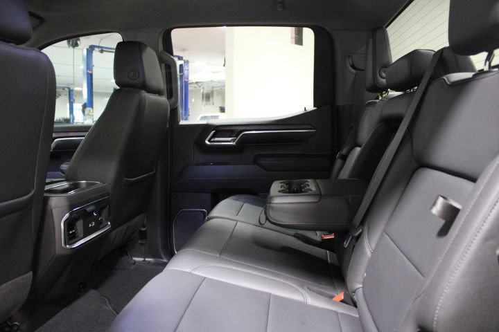 Used 2022 GMC Sierra 1500 SLT w/ SLT Convenience Package AWD/4WD image 25